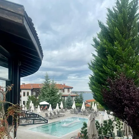 At The Seaside Lägenhet