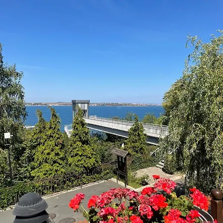 At The Seaside Lägenhet *