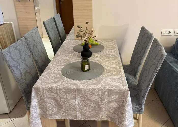 Apartment At The Seaside *