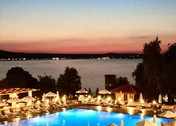 At The Seaside Apartment