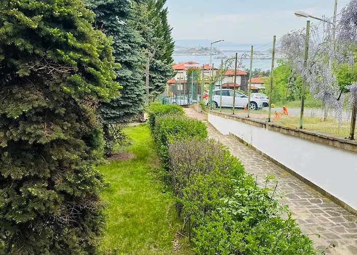 Apartment At The Seaside *