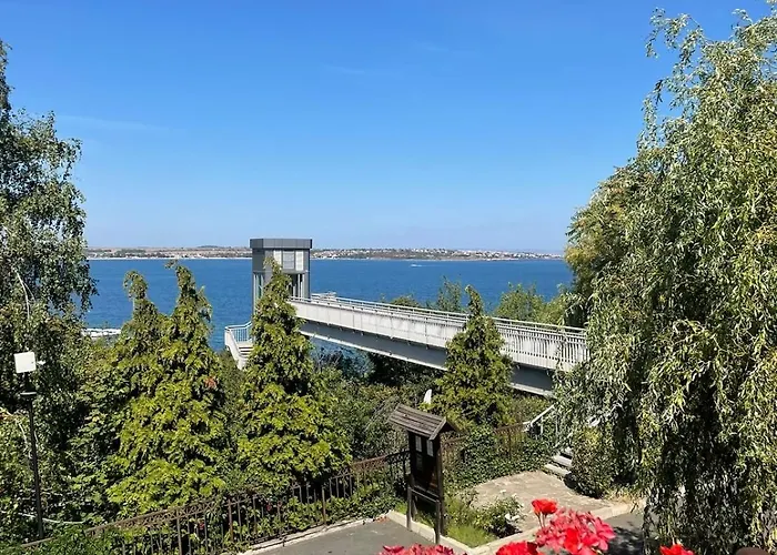 At The Seaside Apartment *